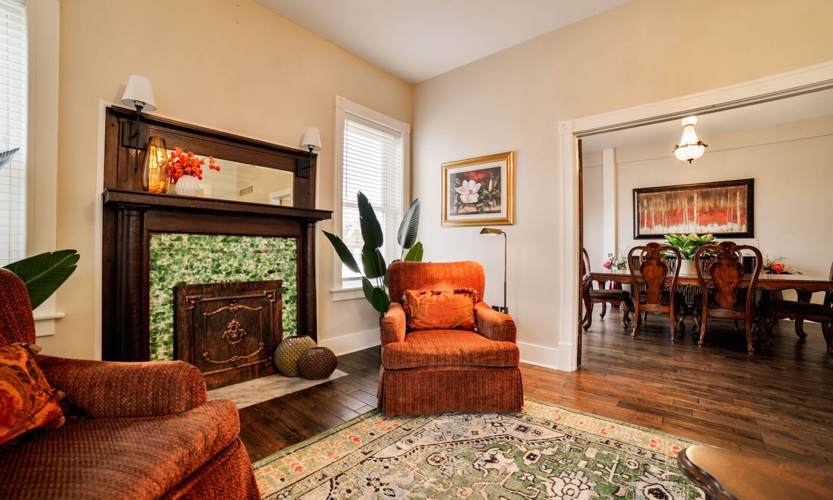 Cape Girardeau Apartment | Spacious Luxury Historic Home, Walk Downtown