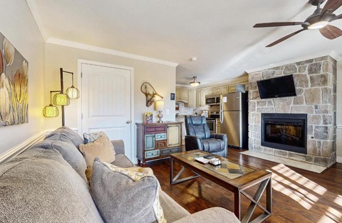 Townsend Apartment | Pool + Riverfront! Couples Retreat in Smoky Mtns