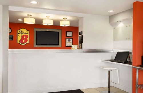 National Gardens Hotel | Super 8 by Wyndham Ormond Beach