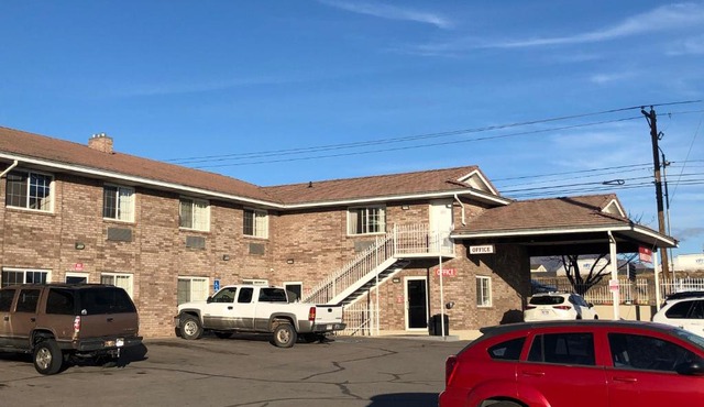 Ameri-Stay Inn & Suites
