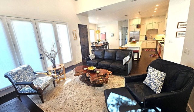 Austin Compound 1 Block off Trendy South Congress, Perfect for Groups Traveling Together!