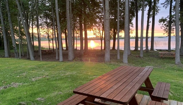 Fully-Equipped A-Frame with Beautiful Lake Views in Michigan in Au Gres