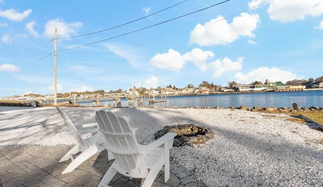 Luxury waterfront home with breathtaking views in Barrington